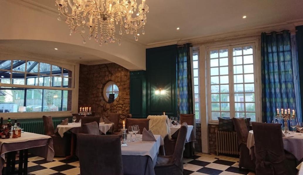 Logis Hotel Restaurant L'Auberge Normande Carentan Exterior photo