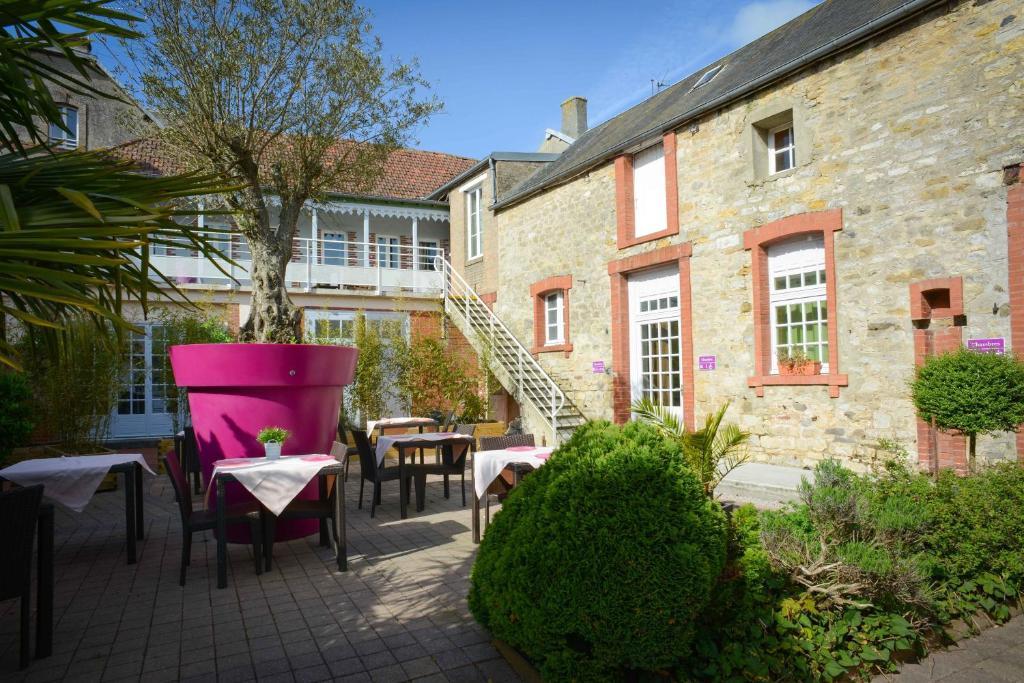 Logis Hotel Restaurant L'Auberge Normande Carentan Exterior photo